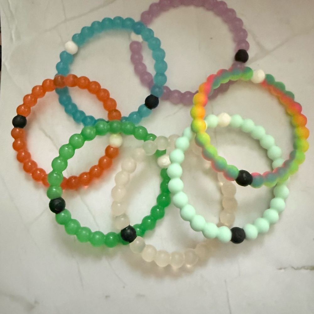 Bundle of 7 Authentic Lokai Bracelets – Mixed Colors